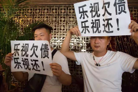 黄俊英小品要账：一场别开生面的讨债风波